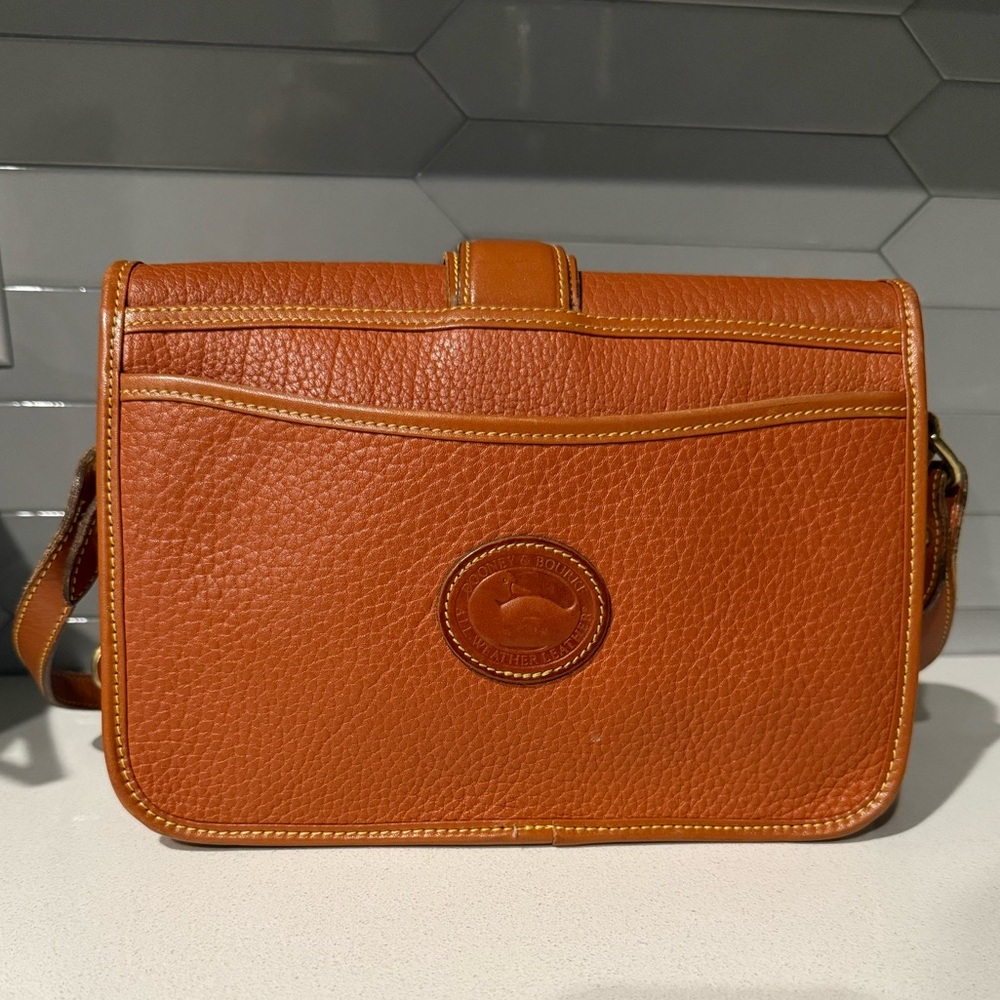 Vintage Dooney and Bourke R125 Pocket Equestrian East West Flap - Picture 3 of 6